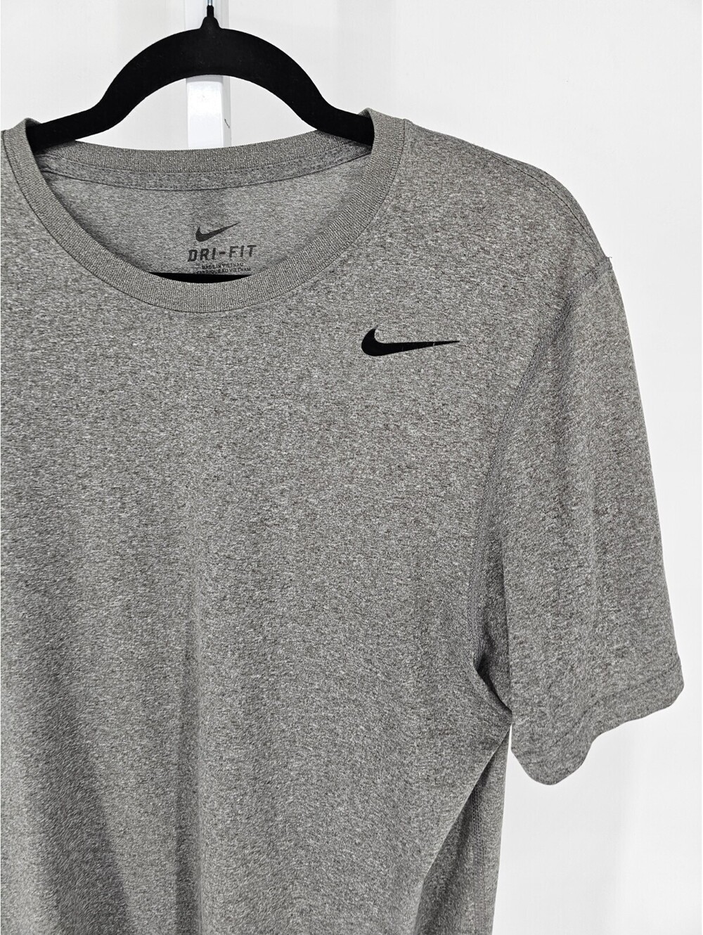 Nike Dri Fit Mens Sz M Short Sleeve Fitted Athletic T Shirt Gray Crew Neck - Picture 2 of 4